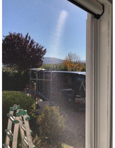 Zanzariera verticale a molla con... Zanzariera verticale a molla con...